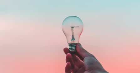 Should You Hire a Marketing Agency or an In-House Marketing Team?